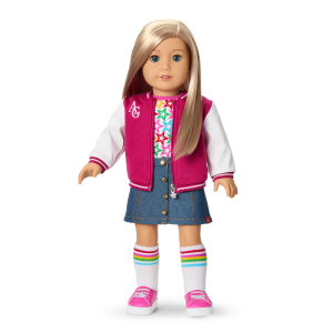 Truly Me  18-inch Doll #100 with straight layered blonde hair